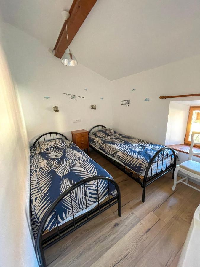 Ferme Robin Bed and Breakfast Marsaz Exteriör bild
